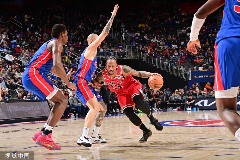 战表现中 战表现中