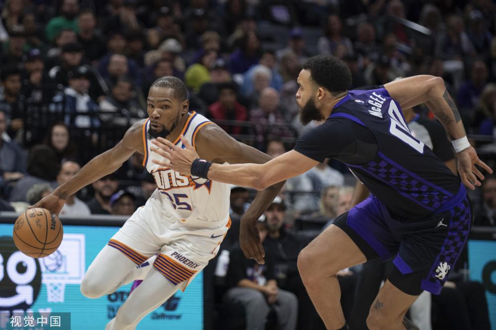 四个年轻的 四个年轻的